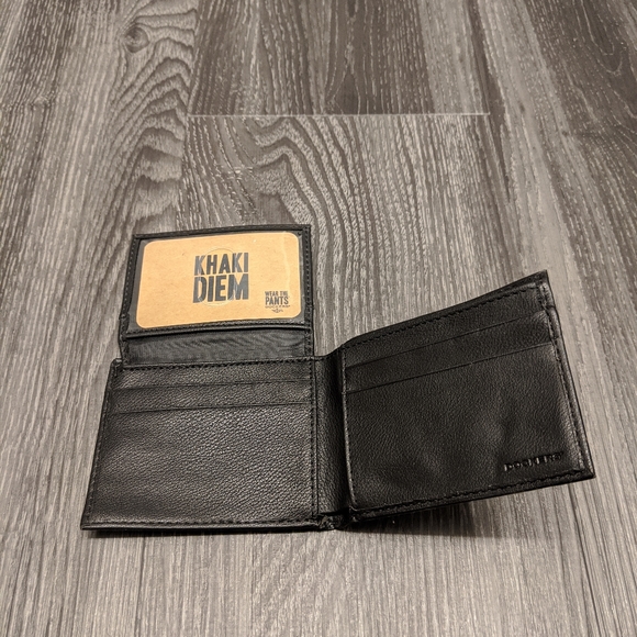Dockers Wallet - Picture 2 of 4